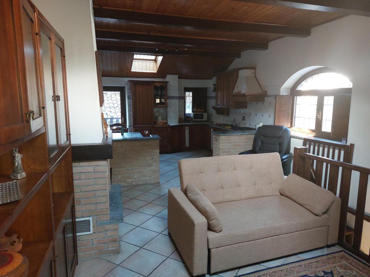 فيلا Casa Del Rustico, Indipendente Vista Sacra Con Dipinto Caprie المظهر الخارجي الصورة